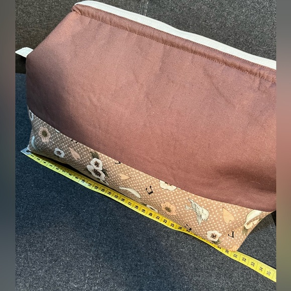 Big Cosmetic and Make-Up bag - Picture 9 of 11